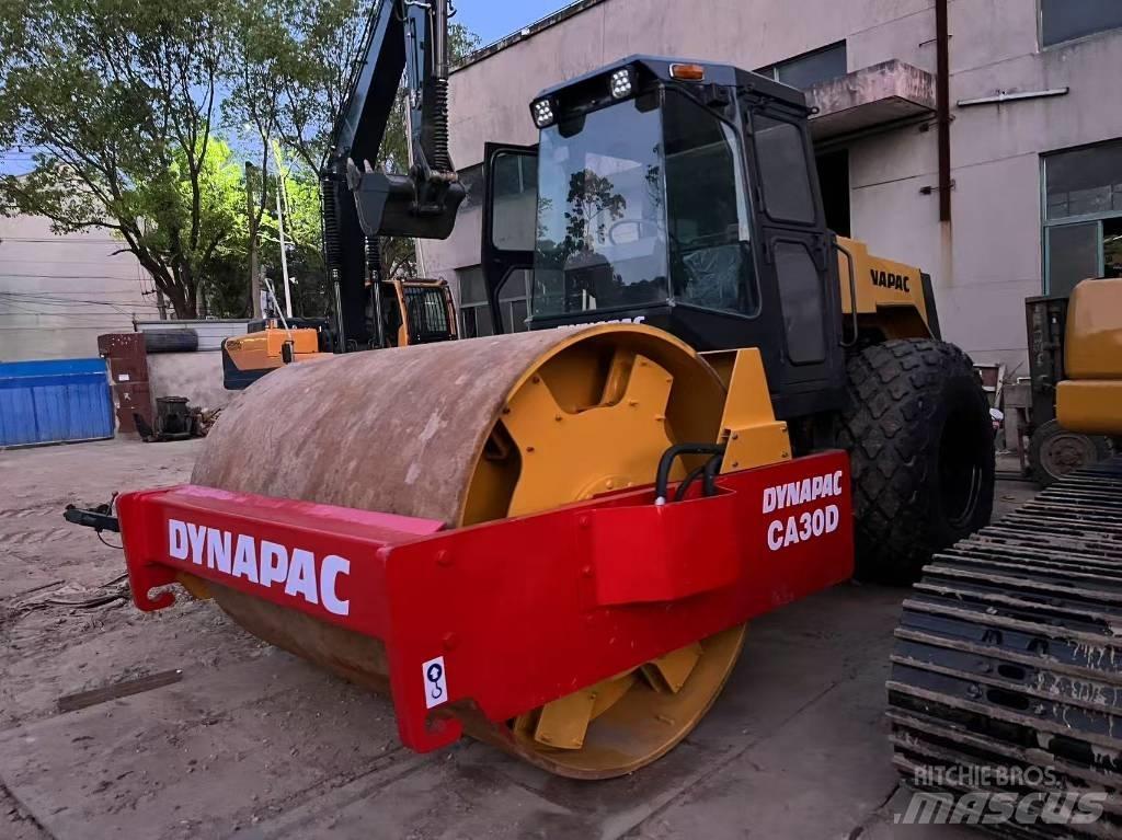 Dynapac CA 30 D Rodillos de un solo tambor