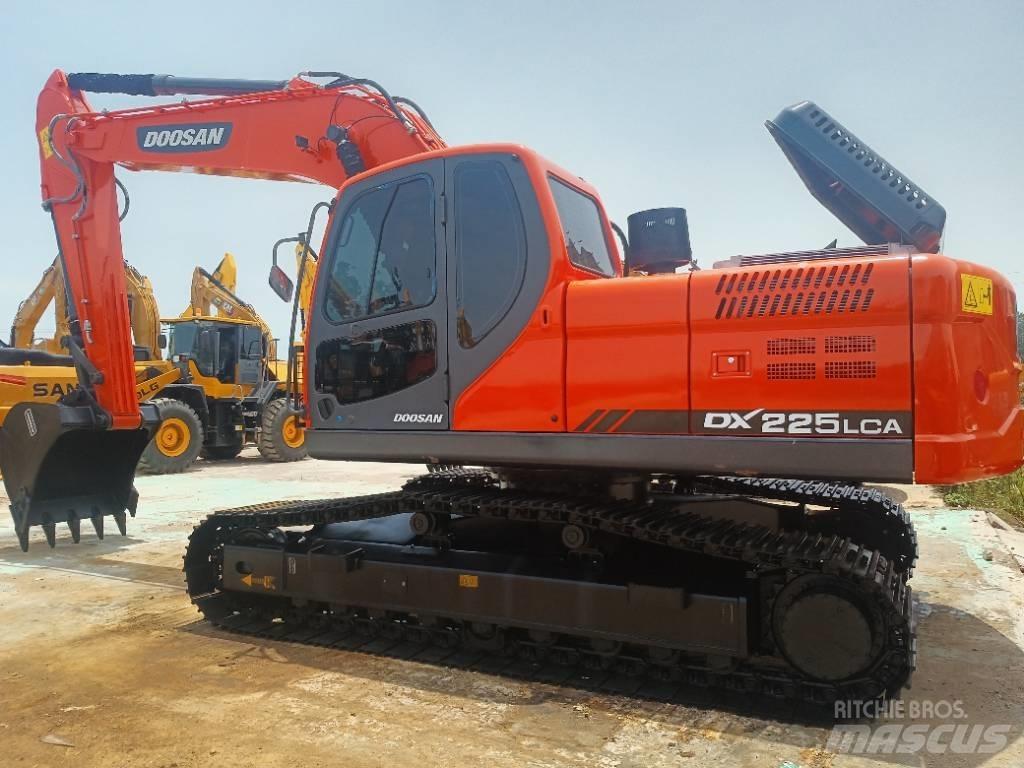 Doosan DX 225 Excavadoras de cadenas