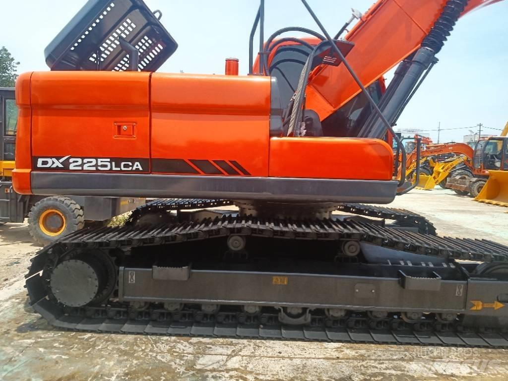 Doosan DX 225 Excavadoras de cadenas
