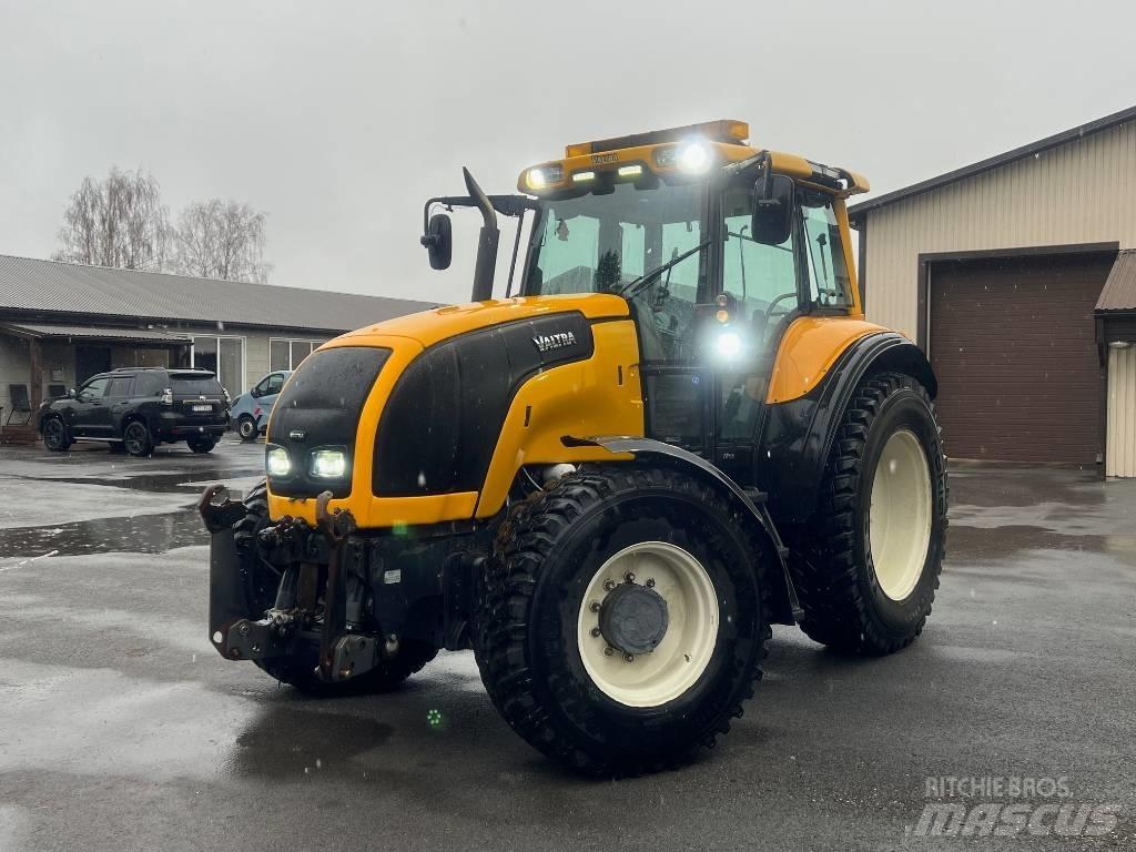 Valtra M 150-4 Tractores