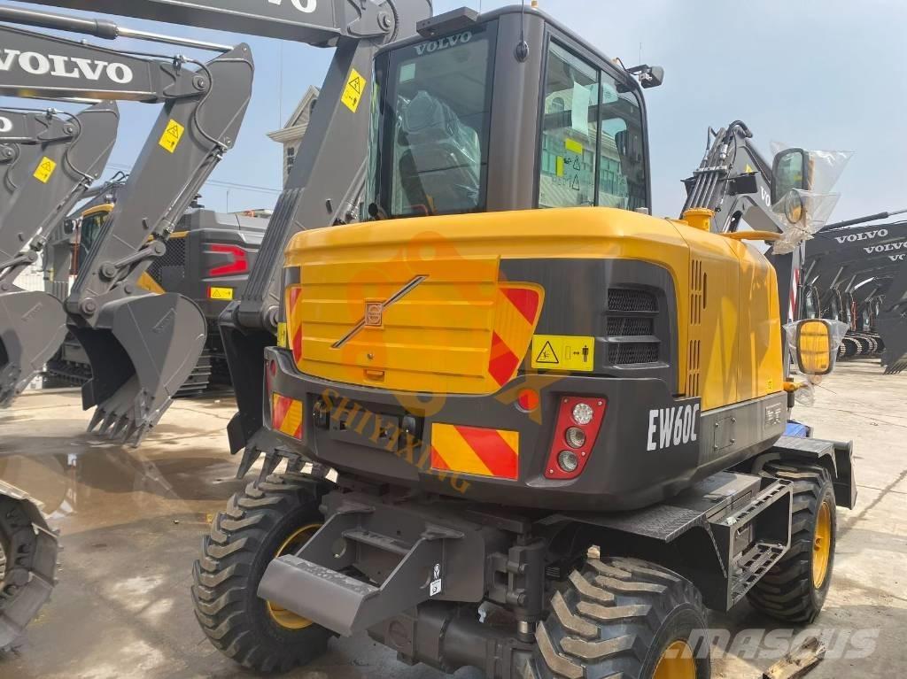 Volvo EW 60w vs Excavadoras de cadenas