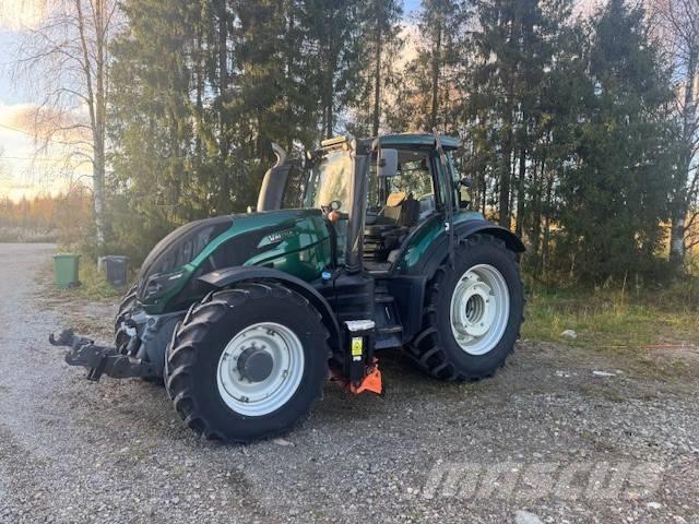 Valtra T194 versu Tractores