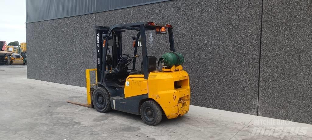 TCM FHG 25 T3 Carretillas LPG