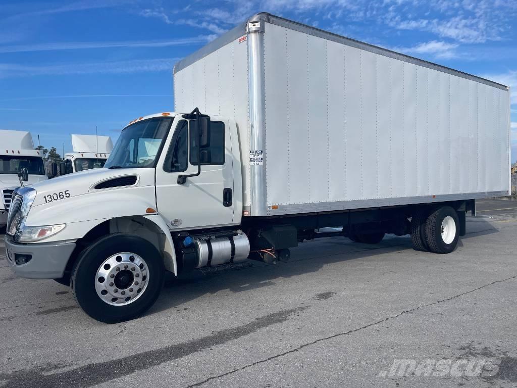 International 4300 Camiones caja cerrada