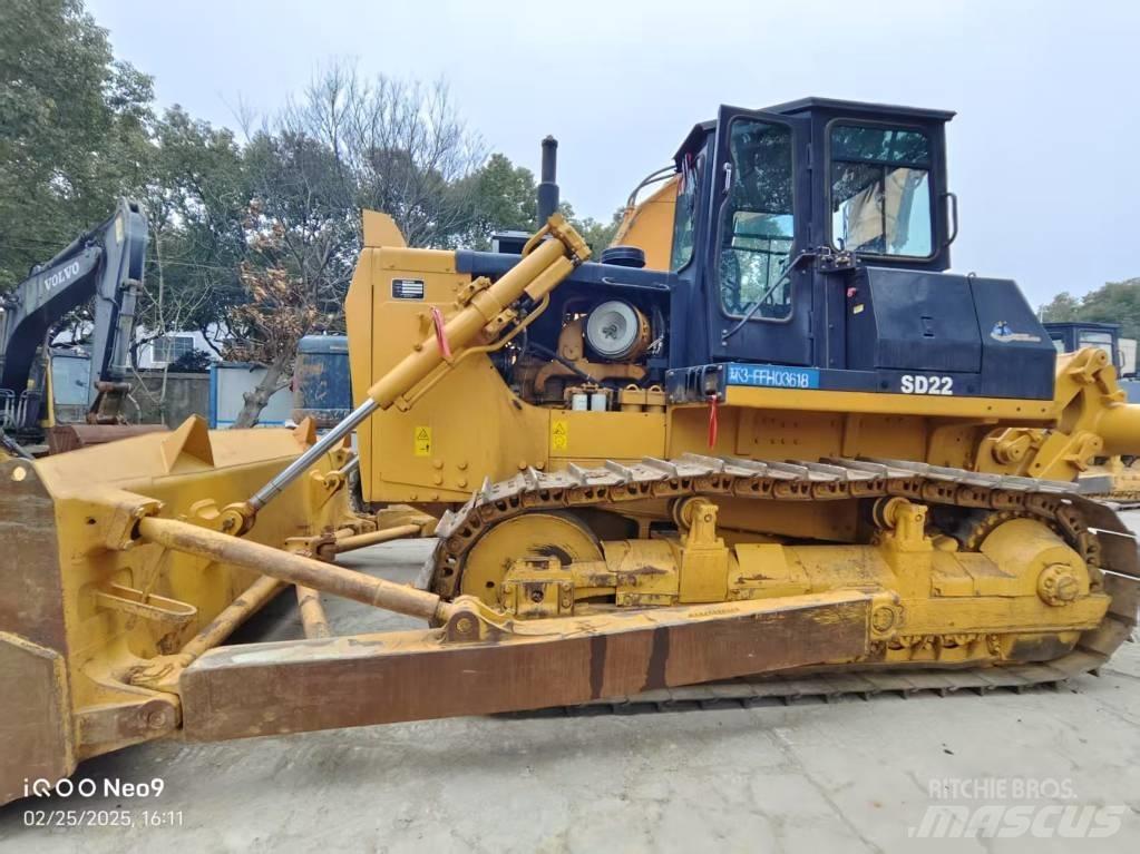 Shantui SD 22 Buldozer sobre oruga