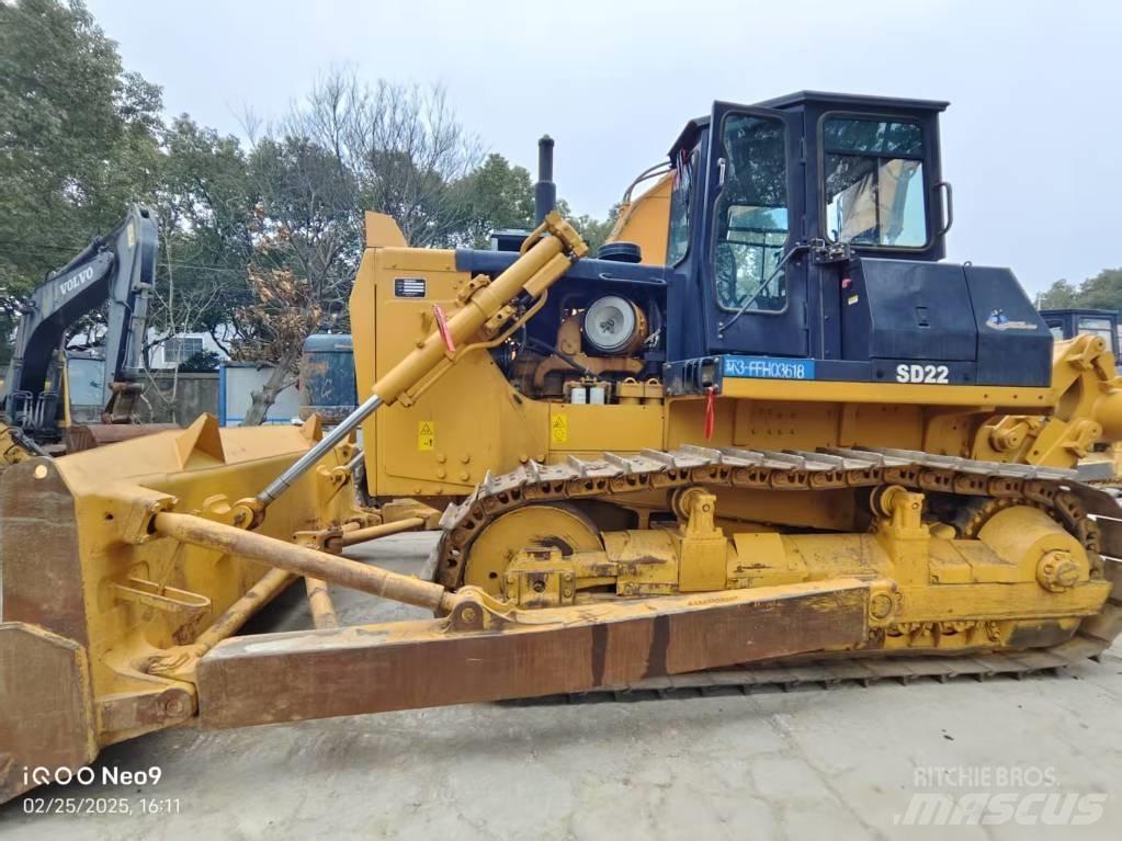 Shantui SD 22 Buldozer sobre oruga