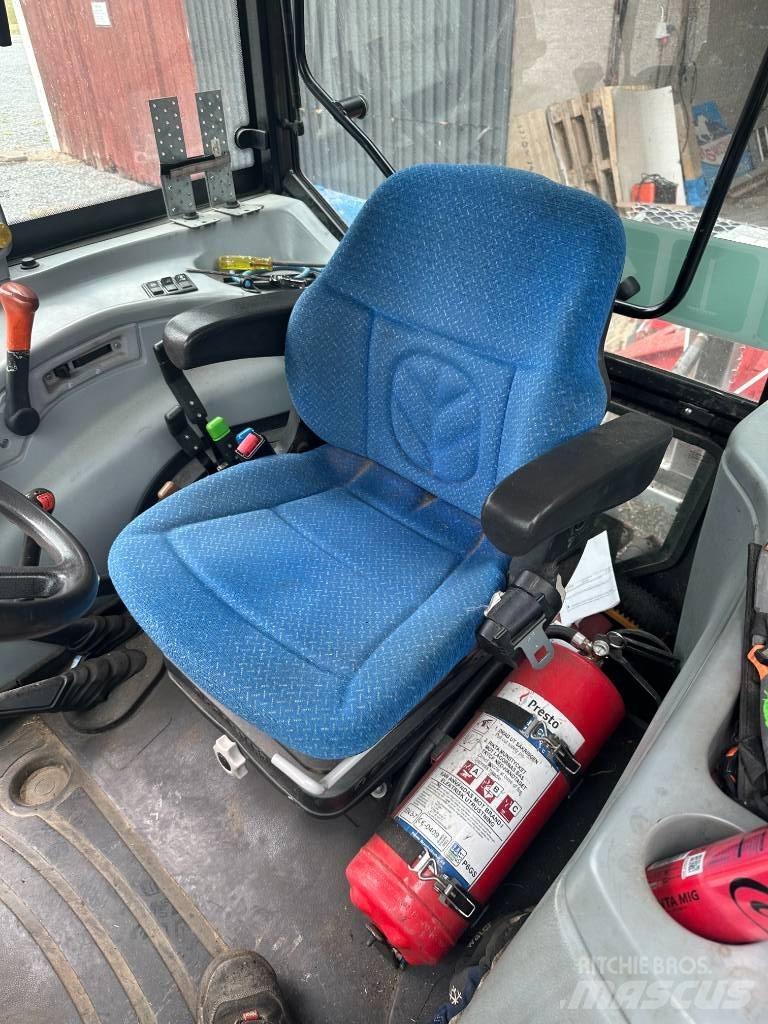 New Holland T 5040 Tractores