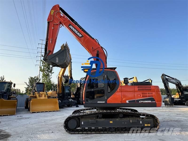 Doosan DX 225 LCA Excavadoras de cadenas