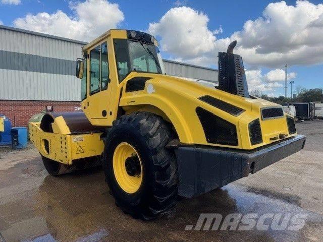 Bomag BW 216 DH-4i Rodillos de un solo tambor