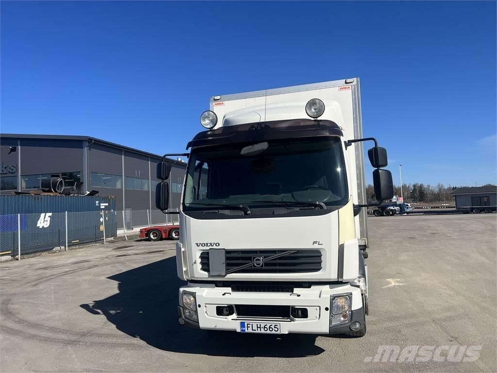 Volvo FL 240 4X2 Camiones caja cerrada