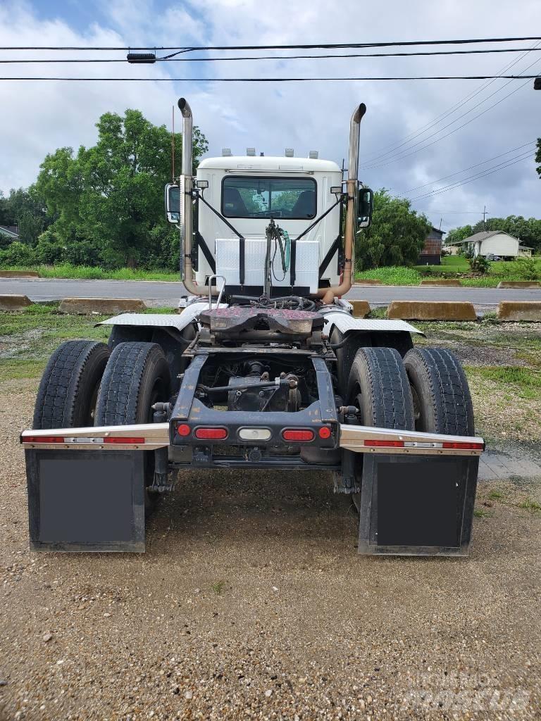 Mack P 164 T Camiones chasis