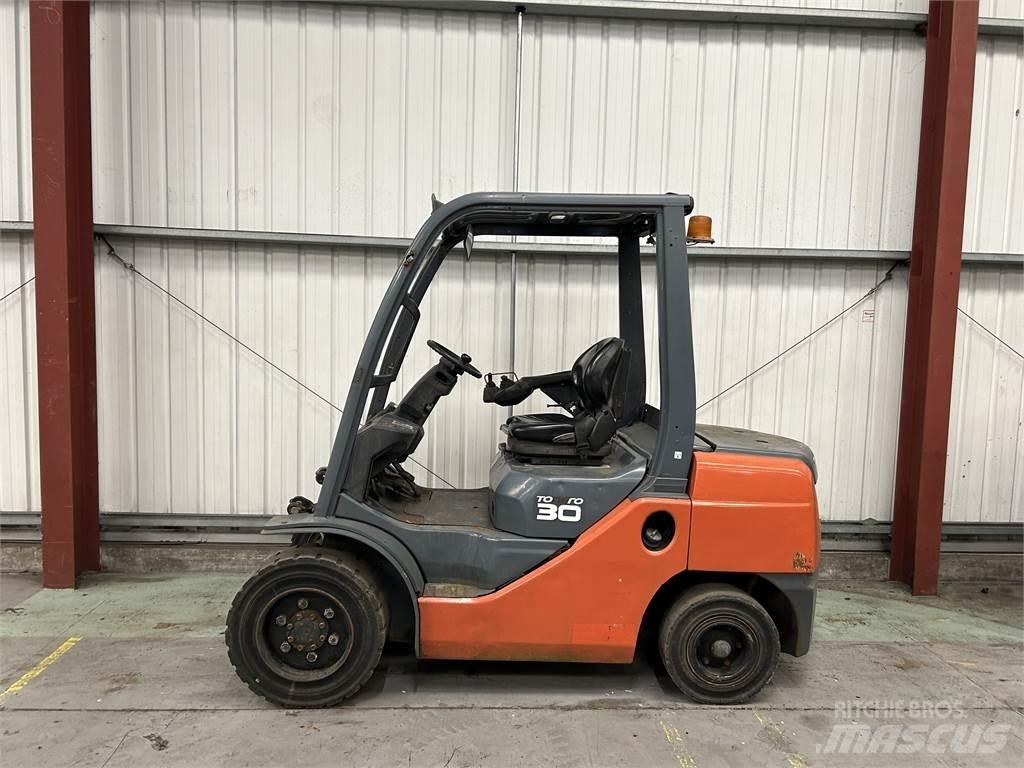 Toyota 02-8FDF30 Carretillas diesel