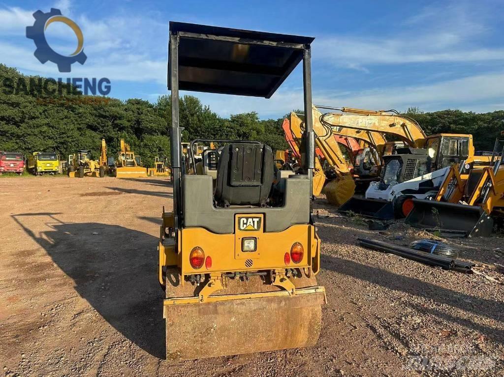 CAT CB 24 B Rodillos de doble tambor