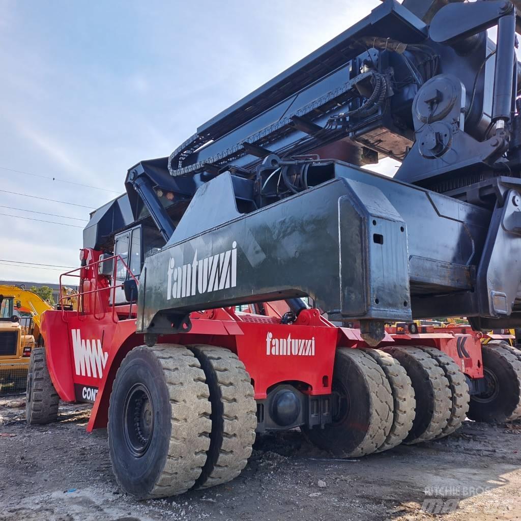 Fantuzzi CS 45 KM Manipulador de contenedores