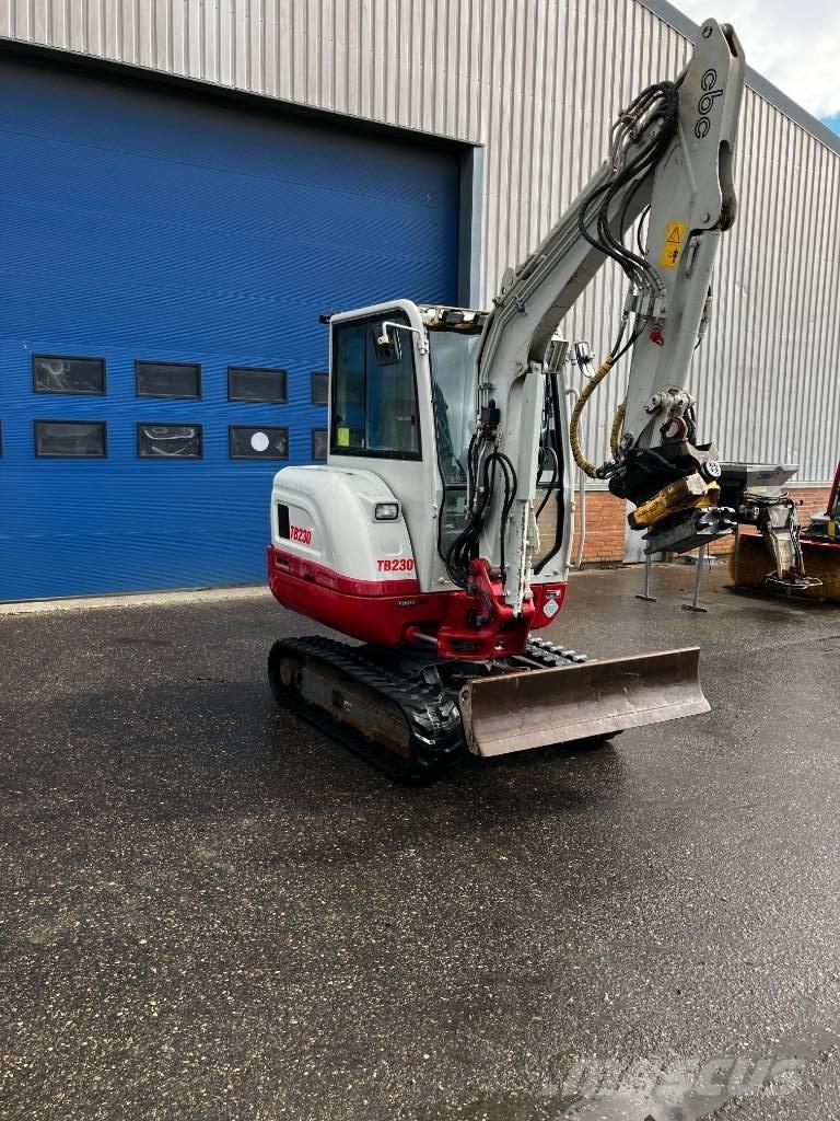 Takeuchi TB 230 Mini excavadoras < 7t