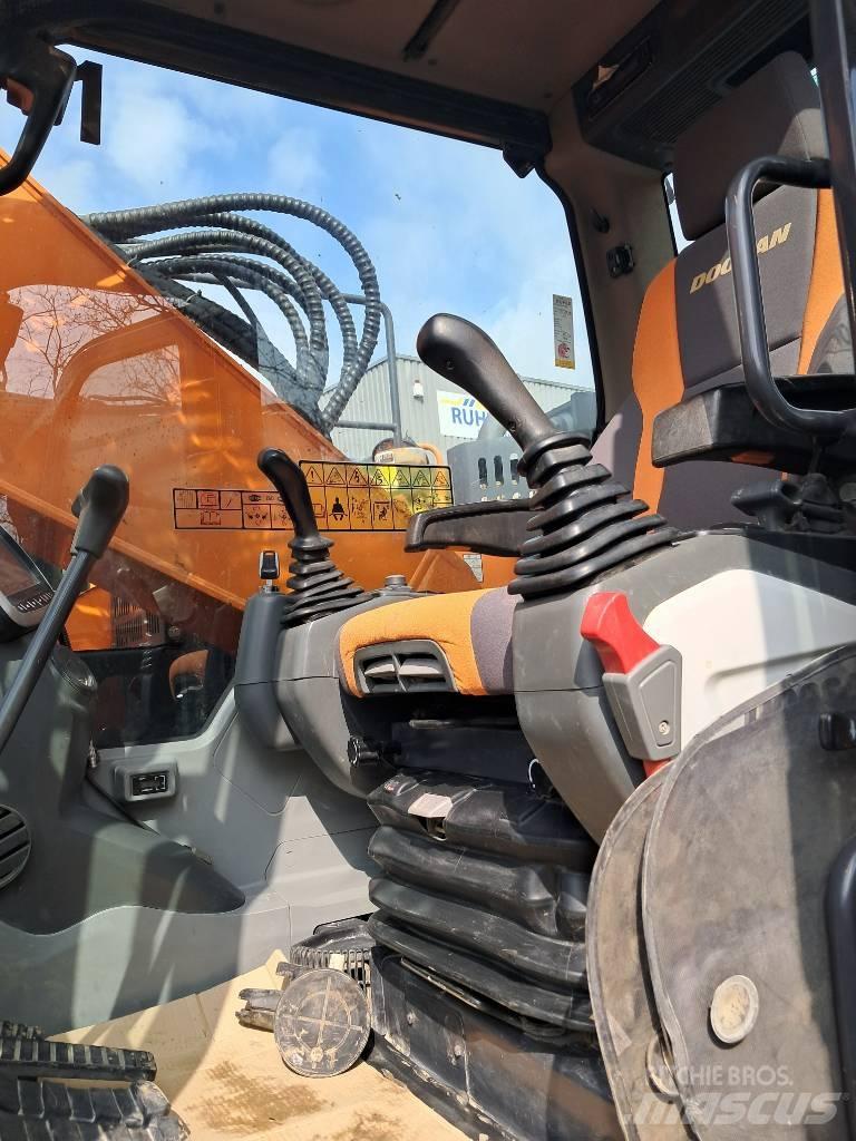 Doosan DX 235 LCR-5 Excavadoras de cadenas
