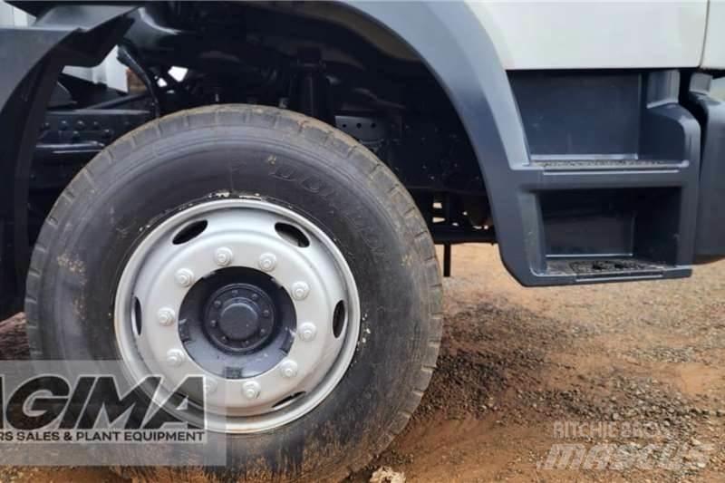 Fuso FJ13-230 Otros camiones