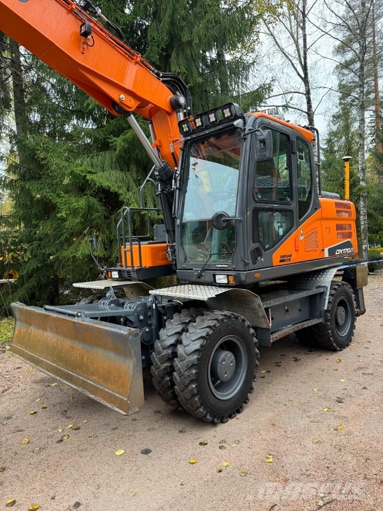 Doosan DX 170 W-5 Excavadoras de ruedas