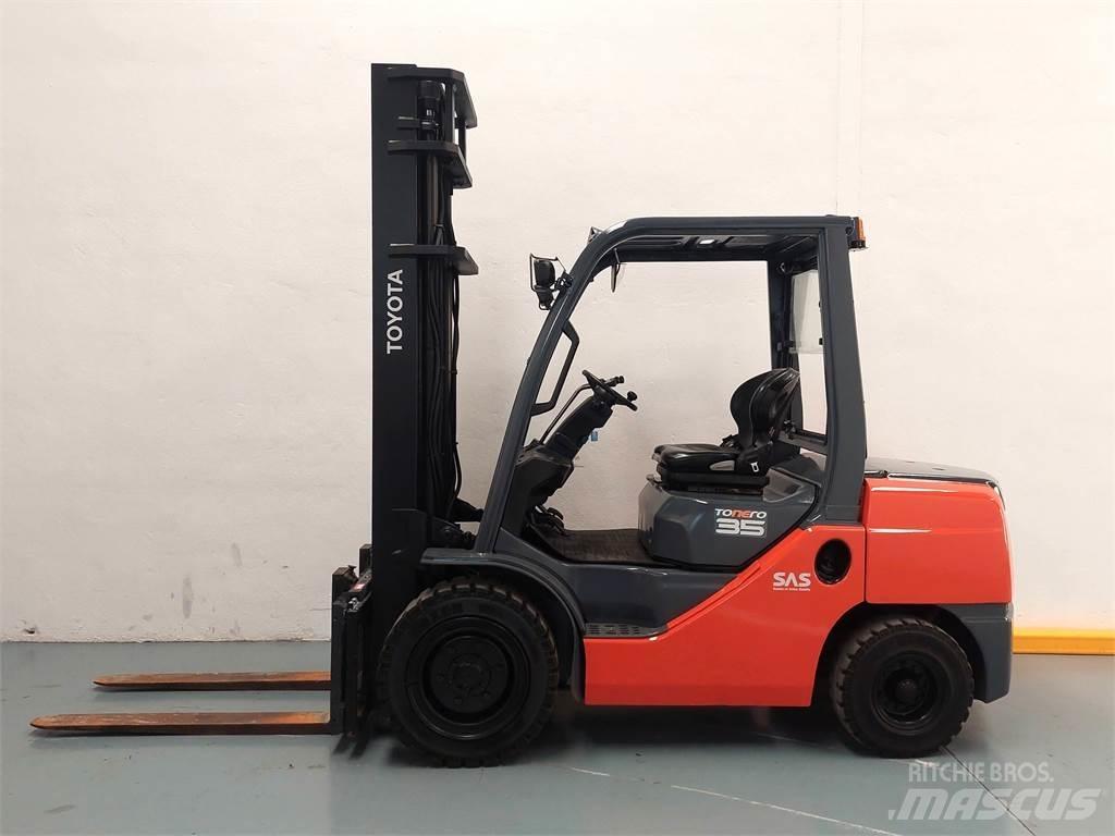 Toyota 52 8FDJF35 Carretillas diesel