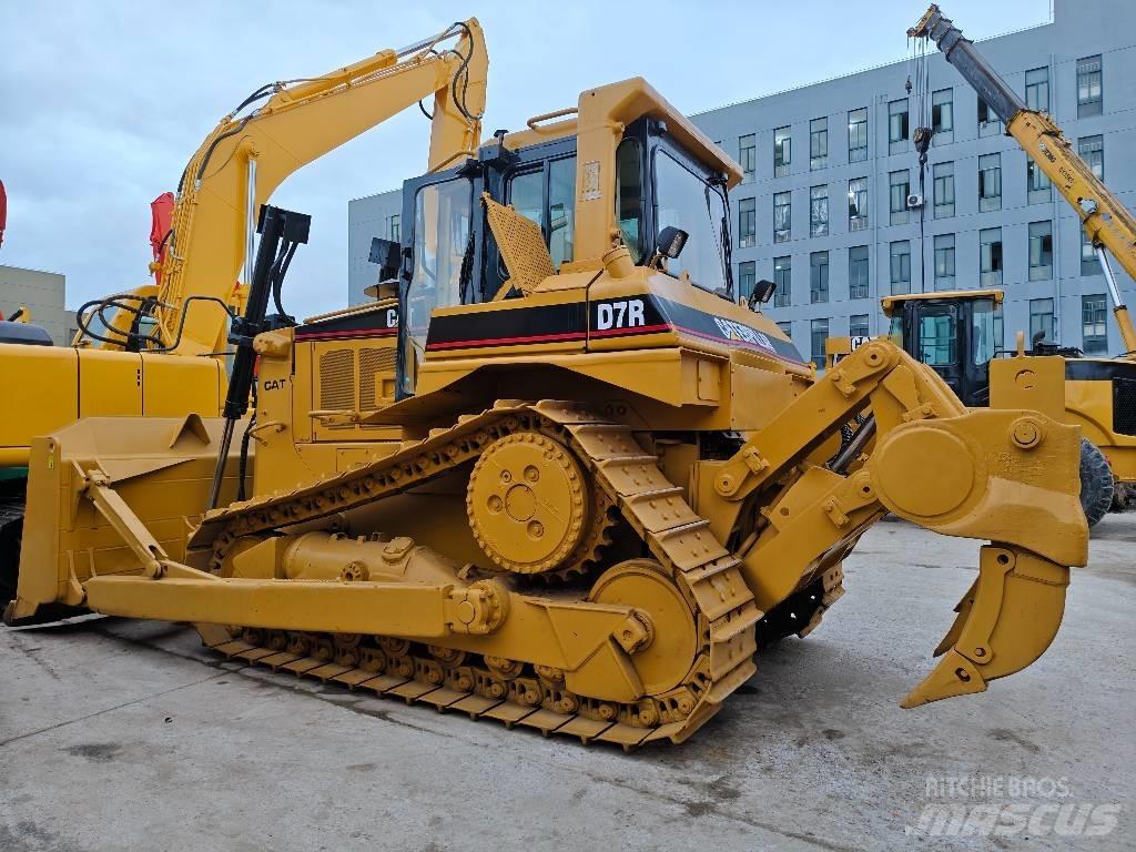 CAT D 7 R Buldozer sobre oruga