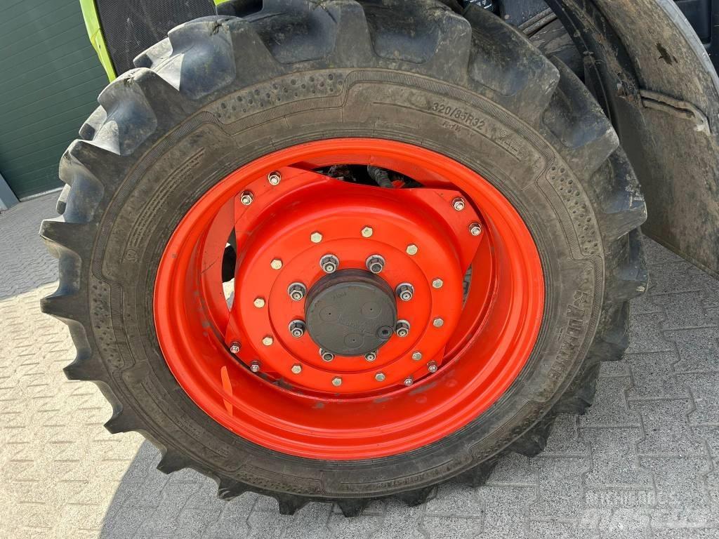CLAAS Arion 410 Tractores