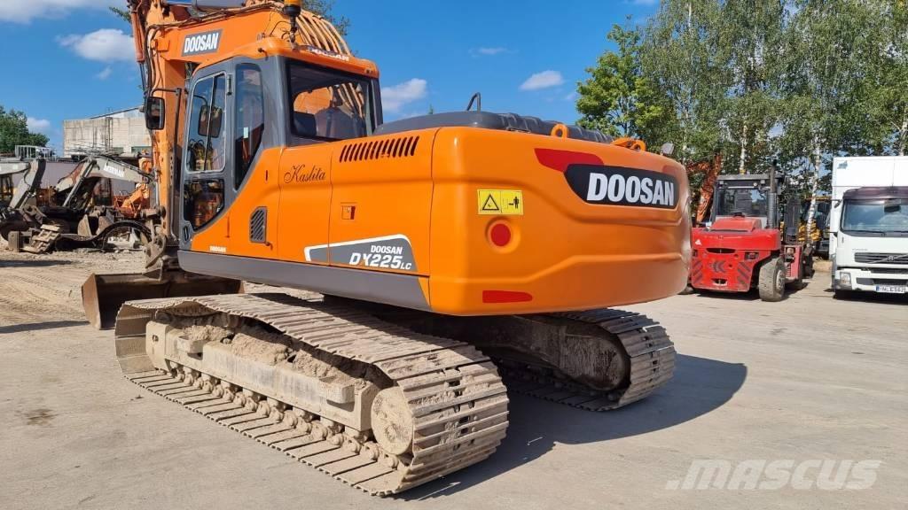 Doosan DX 225 Excavadoras de cadenas