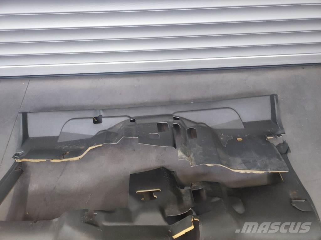Nissan Floor Mat Cabinas e interior