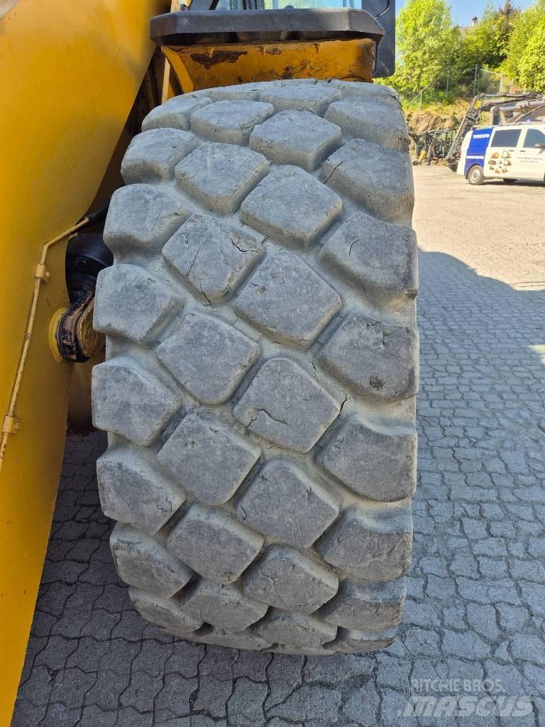 CAT 966M Cargadoras sobre ruedas