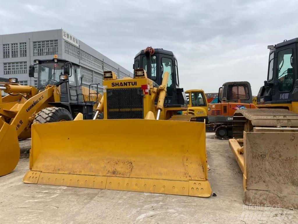 Shantui SD16 Buldozer sobre oruga