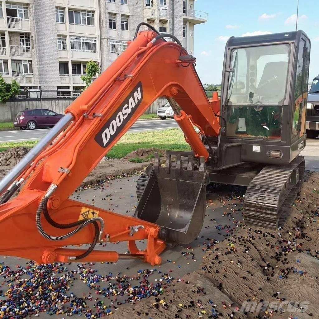 Doosan DH 60 Mini excavadoras < 7t