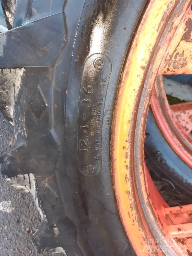 Goodyear 12.4-36 Neumáticos, ruedas y llantas