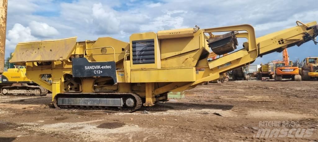 Extec C12 + Trituradoras móviles