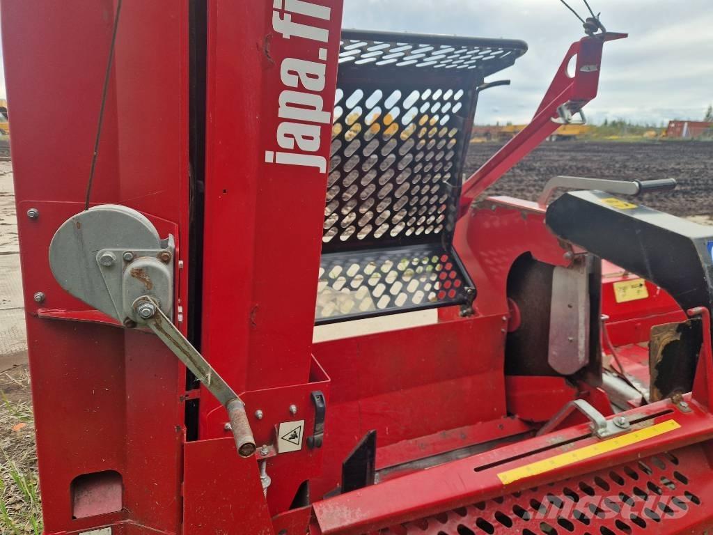 Japa 700 TR Procesadoras y cortadoras de leña