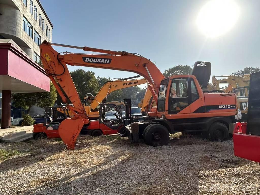 Doosan DH 210 W Excavadoras de ruedas