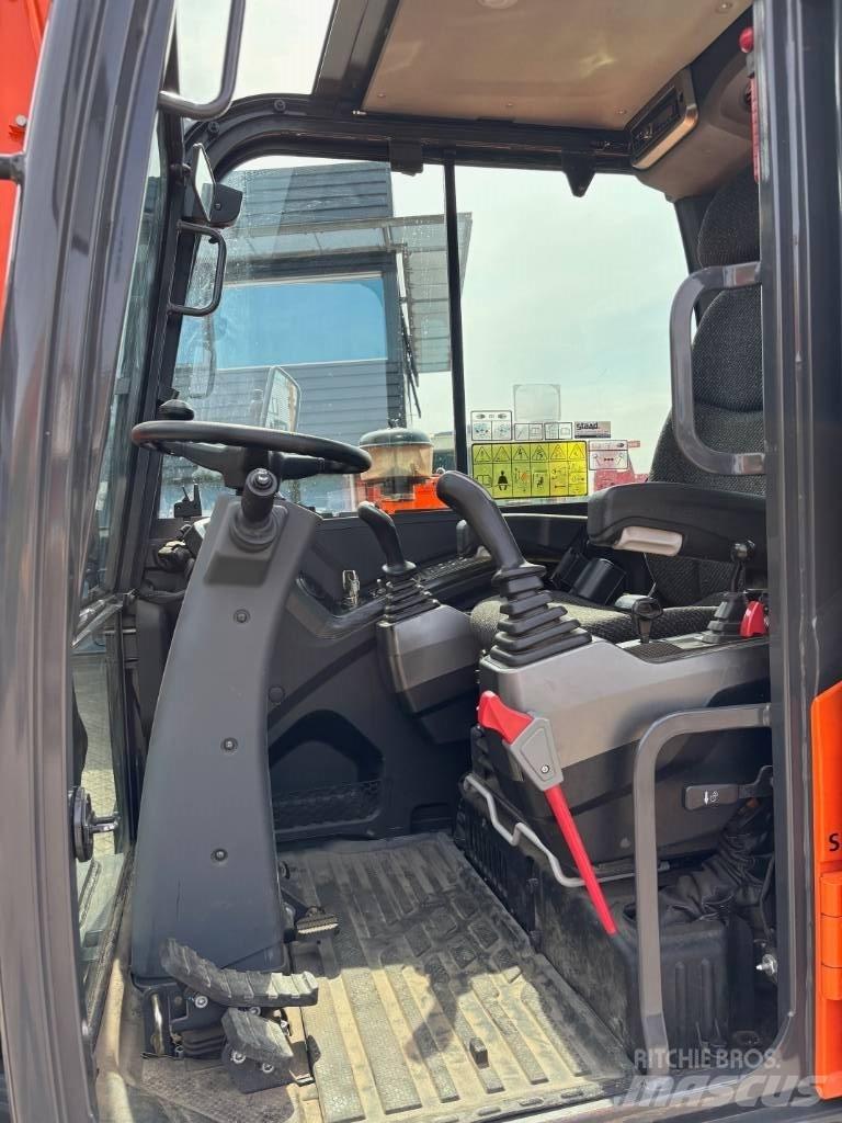 Doosan DX 57 Excavadoras de ruedas