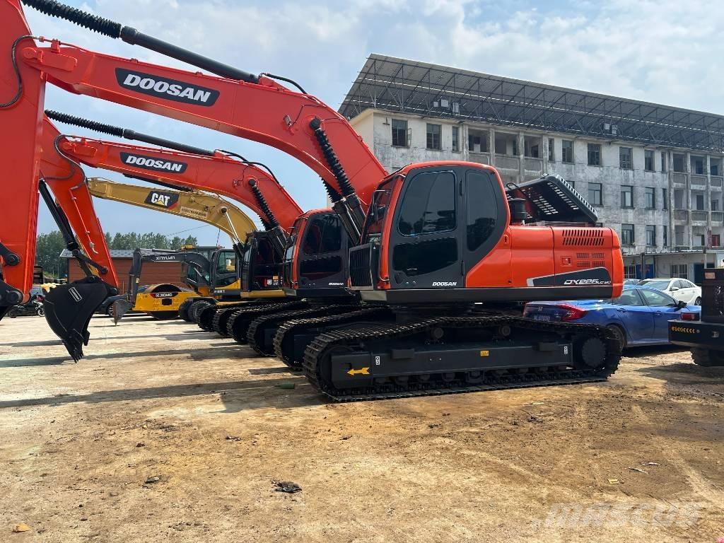 Doosan DX 225 LC Excavadoras de cadenas