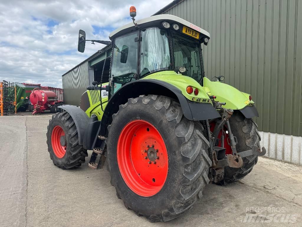 CLAAS Axion 810 Tractores