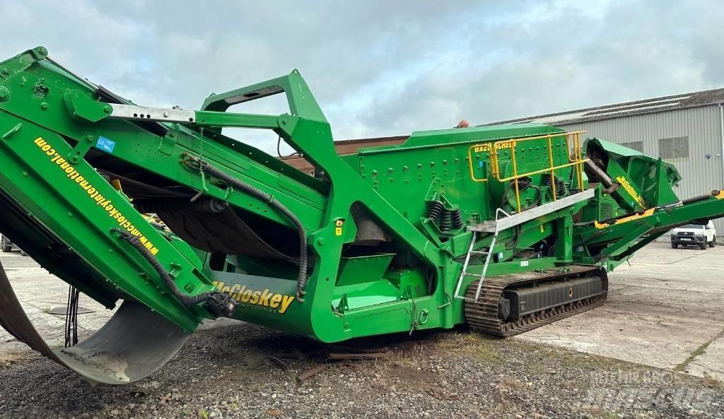 McCloskey R230 Machacadoras
