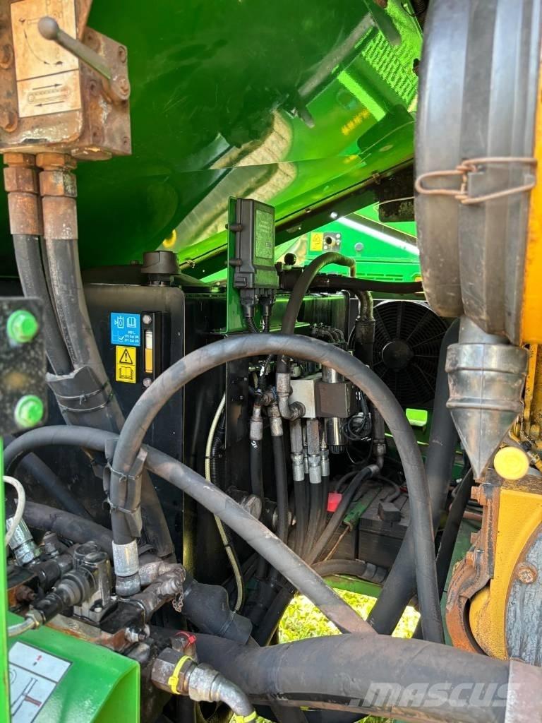 McCloskey R230 Machacadoras