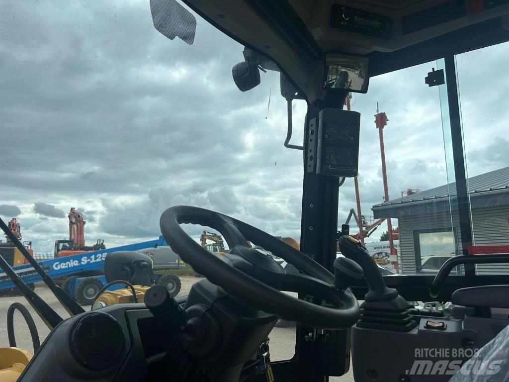 CAT 906 Cargadoras sobre ruedas