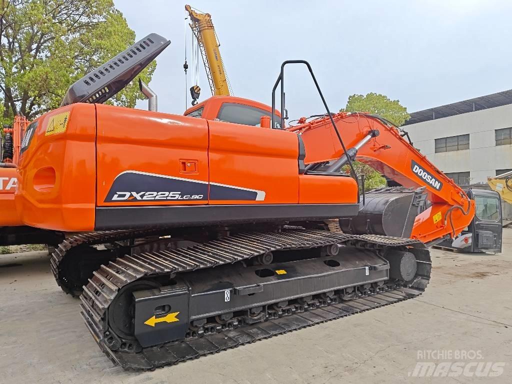 Doosan DX 225 LC-9 Excavadoras de cadenas