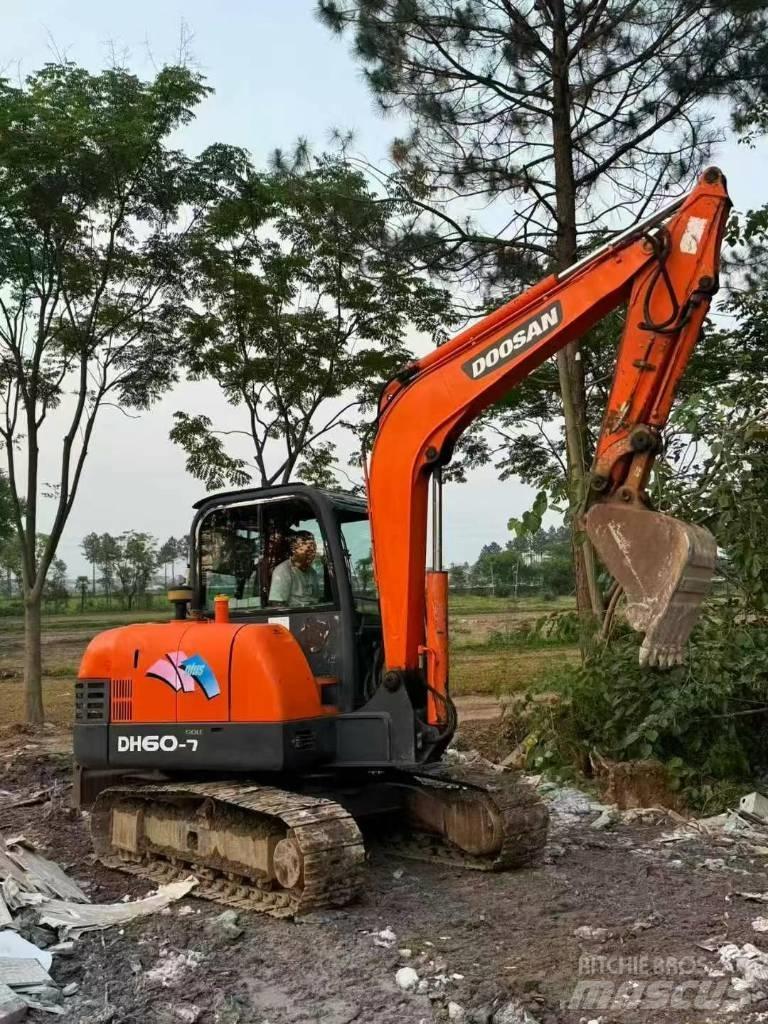 Doosan DH60 Mini excavadoras < 7t