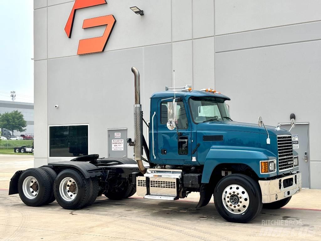 Mack Pinnacle Cabezas tractoras