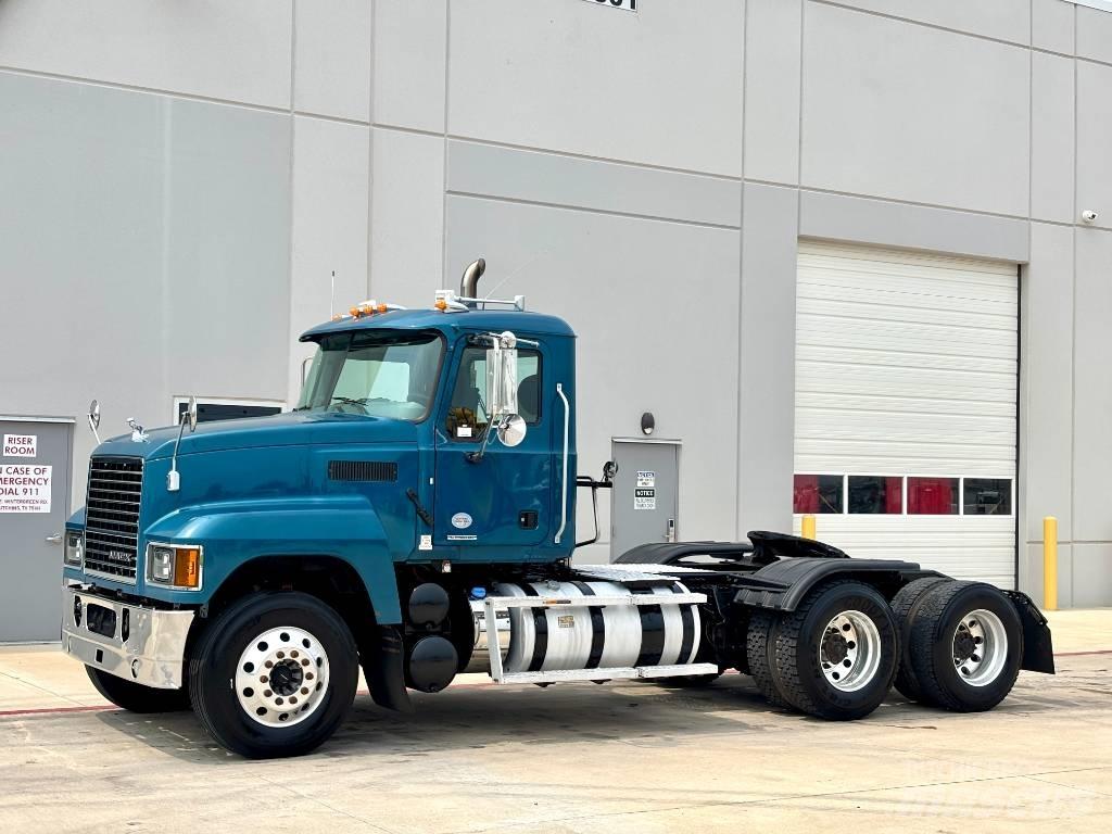 Mack Pinnacle Cabezas tractoras