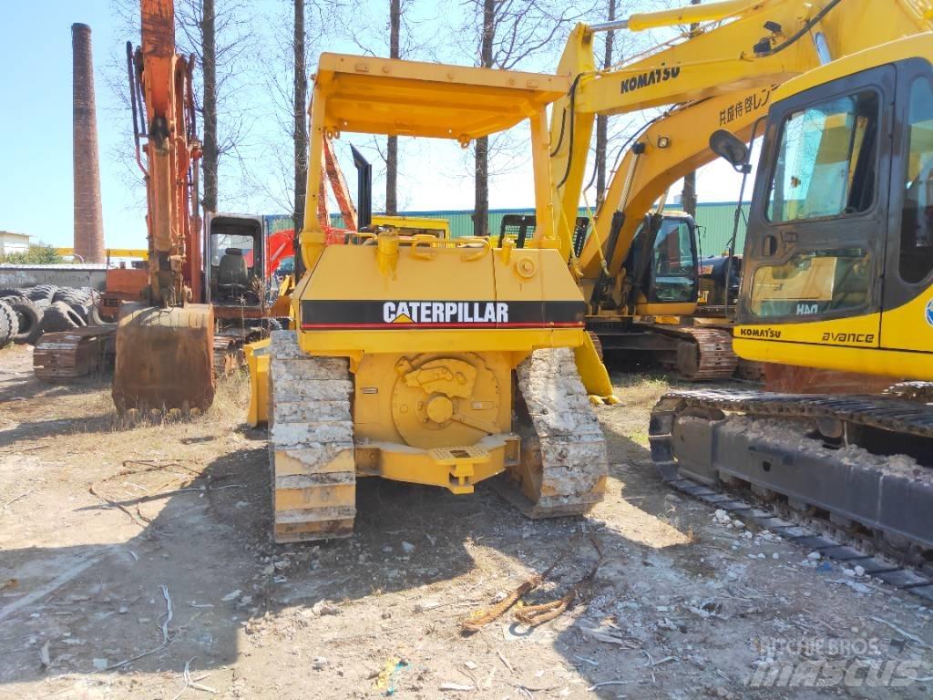 CAT D 4 H Buldozer sobre oruga