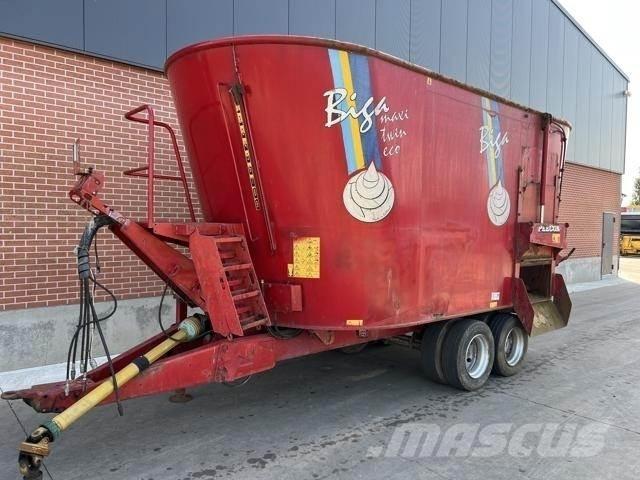 Peecon 26M³ Mezcladoras distribuidoras