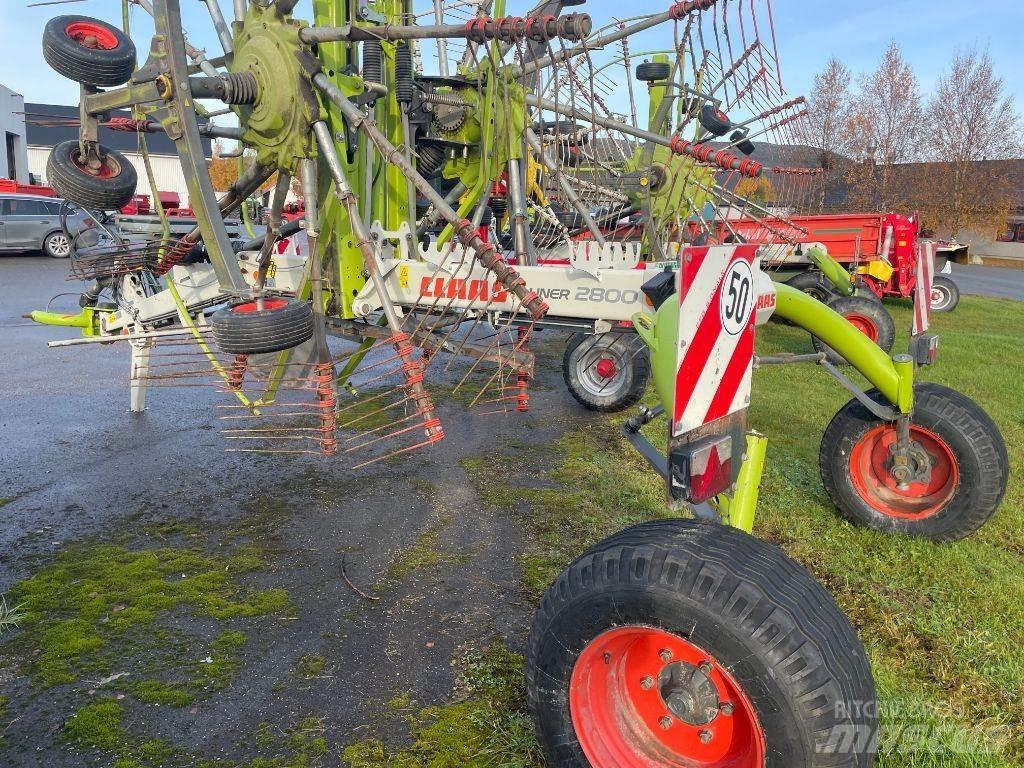 CLAAS Liner 2800 Rastrillos y henificadores