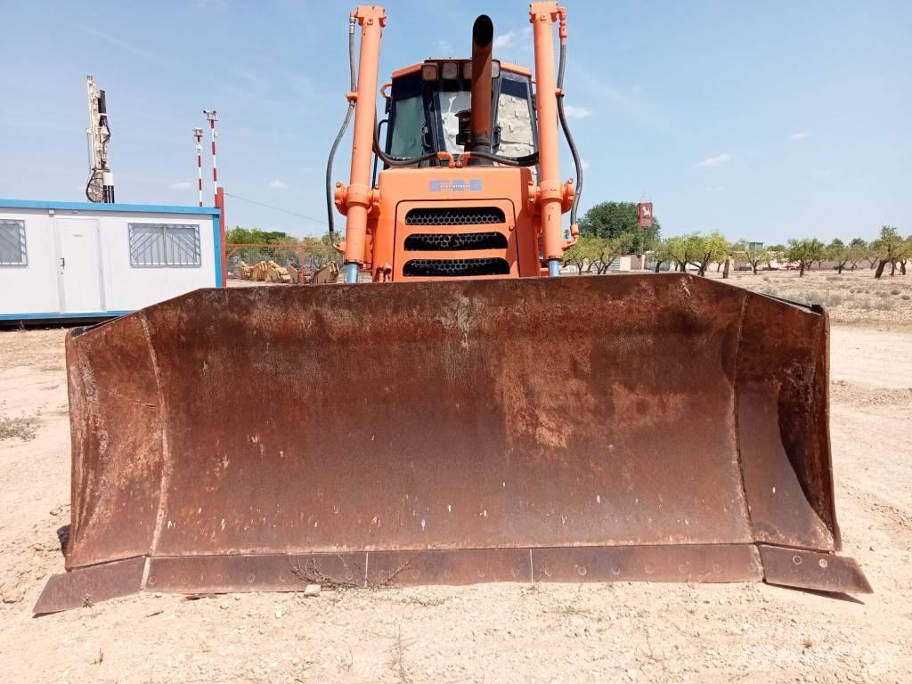 Fiat-Hitachi D 180 Buldozer sobre oruga