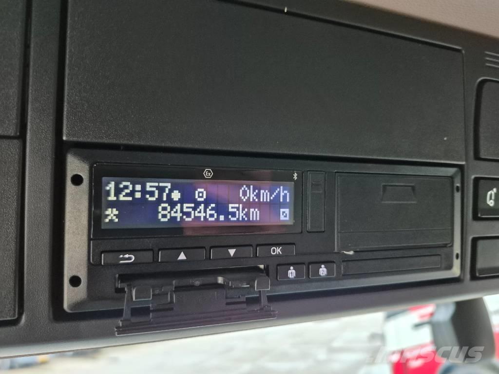 DAF XD 370 Camión con caja abierta