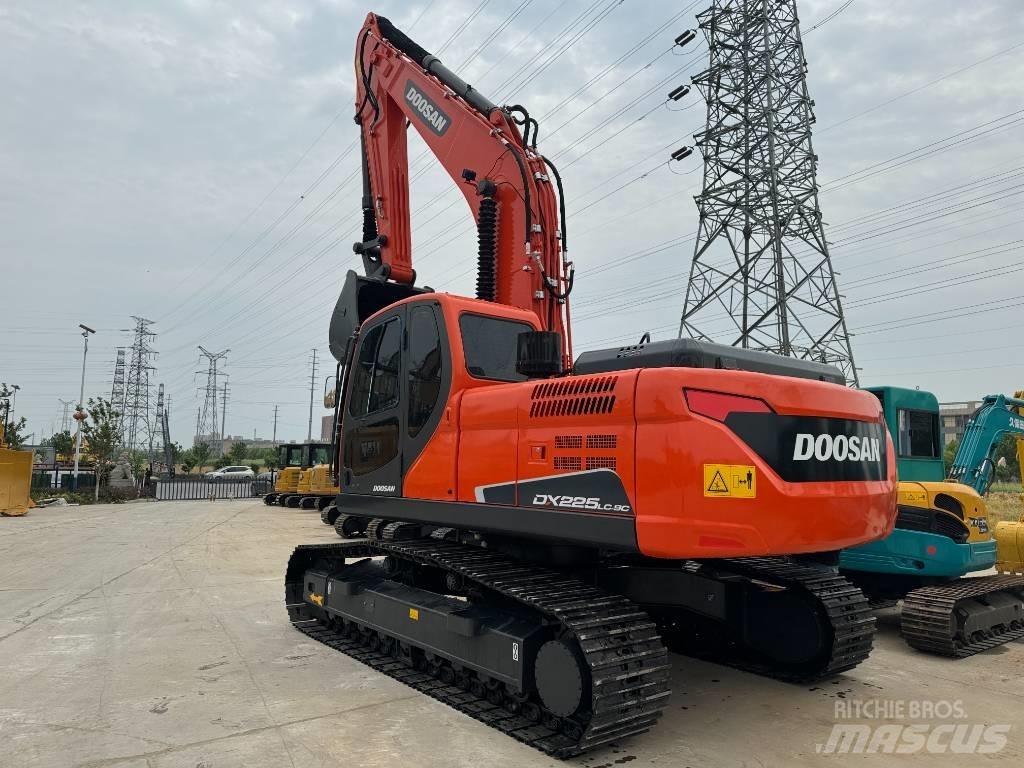 Doosan DX 225 LC-9C Excavadoras de cadenas